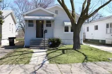 Main picture of 6042 Evergreen Ave