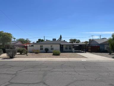 Main picture of 1005 E Mariposa St