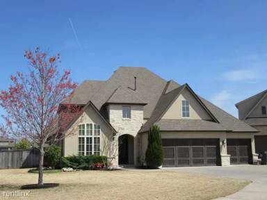 Main picture of 10713 S 95th East Ct