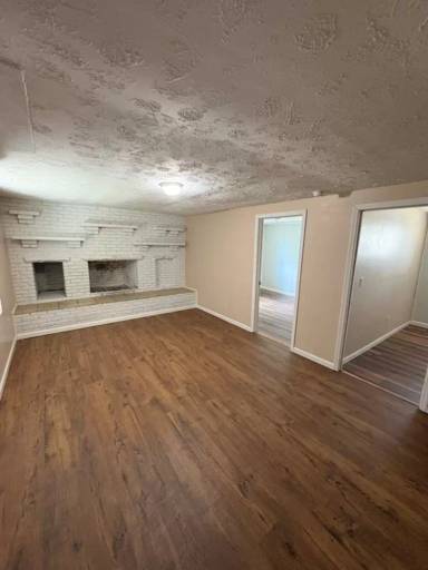 Main picture of 1906 Russell Ave