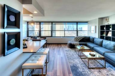 Main picture of 1120 S Michigan Ave