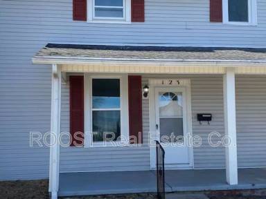 Main picture of 123 Sara St