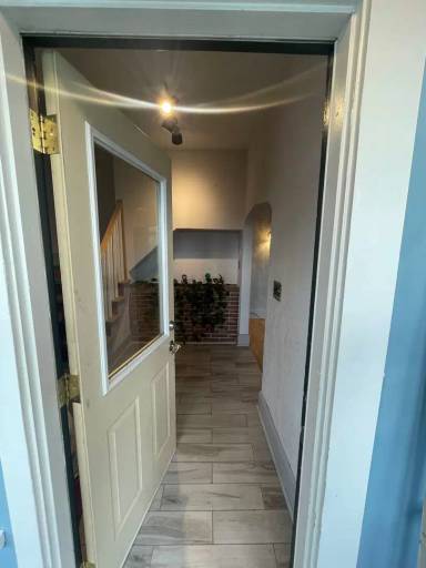 Main picture of 317 E 9th St