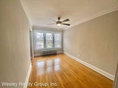 Main picture of 7369-7405 N Ridge Blvd Apartments
