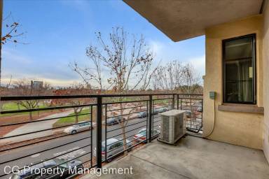 Main picture of 800 N 8th St