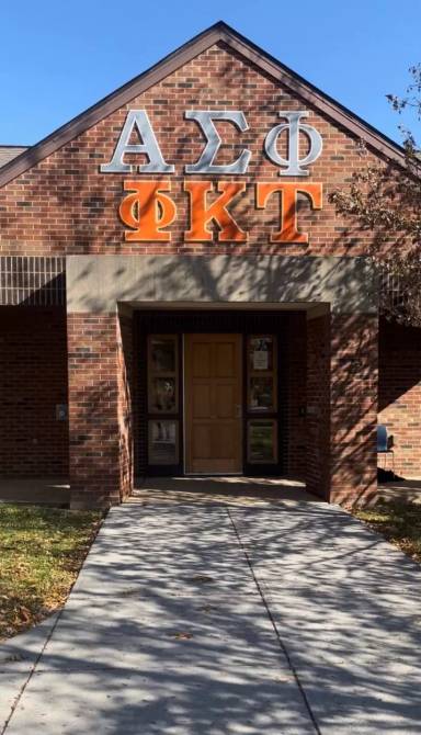 Main picture of 2875 Oak Ln