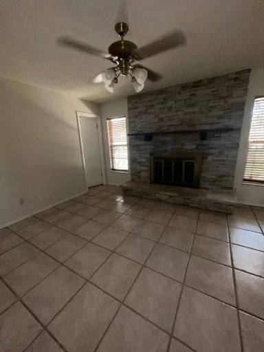 Main picture of 1821 Oak St