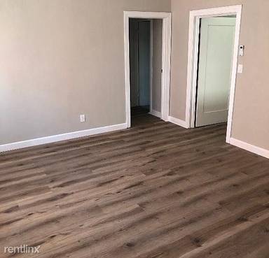 Main picture of 701 W 48th St
