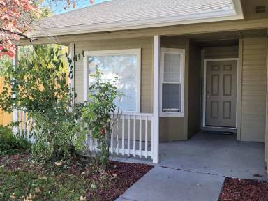 Main picture of 1712 N Eagle View St