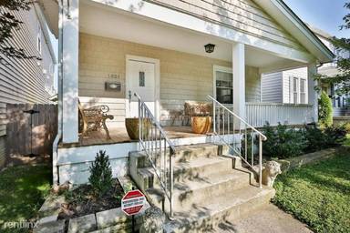 Main picture of 1590 Ashland Ave