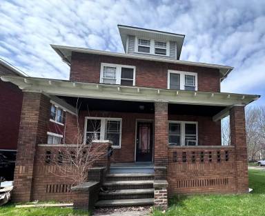 Main picture of 2394 Elyria Ave