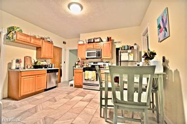 Main picture of 183 Hillside St