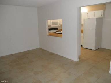 Main picture of 13830 Oneida Dr