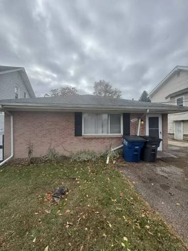 Main picture of 3408 E Manhattan Blvd