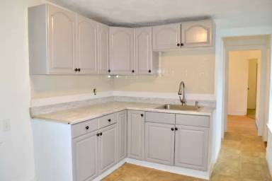 Main picture of 387 Meridian St