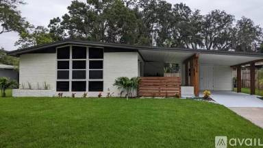 Main picture of 8024 N Ola Ave