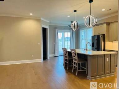 Main picture of 205 Arcadian Way