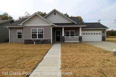 Main picture of 102 Deerfield Dr