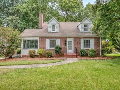 Main picture of 1321 Pinecrest Ave