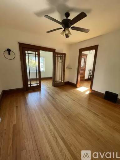 Main picture of 210 S Academy St