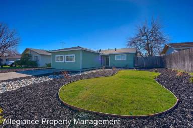 Main picture of 220 Fairbanks Ave