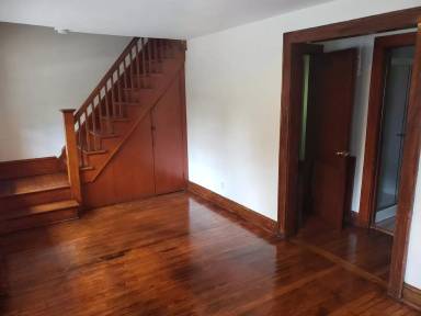 Main picture of 10 Suncrest Ct