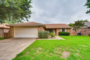 Main picture of 8012 Katie Ln