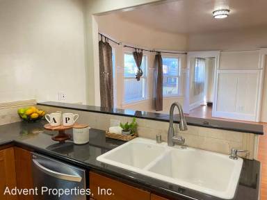 Main picture of 3715 Martin Luther King Jr Way