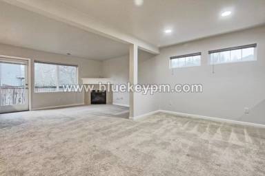 Main picture of 1905 NE 77th Pl