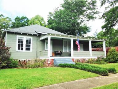 Main picture of 111 Burke Ave