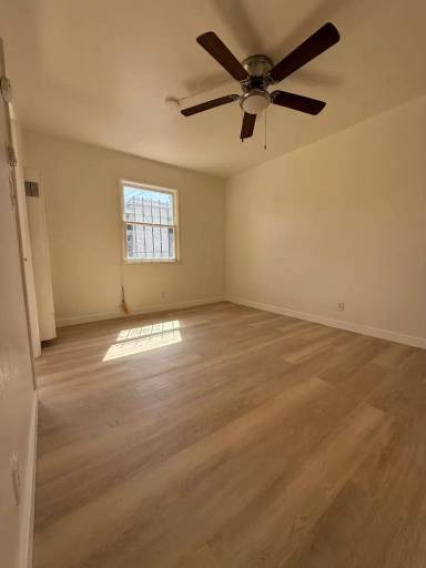 Main picture of 324 W 50th St