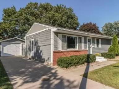 Main picture of 617 Barr Dr
