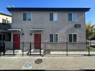 Main picture of 8418 Wall St
