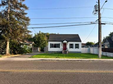 Main picture of 109 1/2 Davis Ave