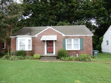 Main picture of 605 Houston St