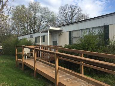 Main picture of 521 Comfort Ave