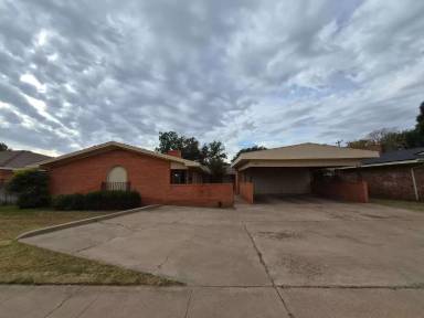 Main picture of 3813 51st St