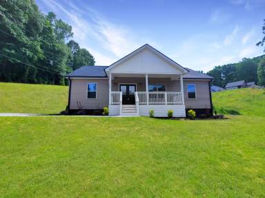 Main picture of 141 Koswell Dr