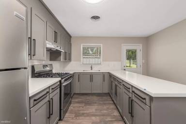 Main picture of 412 Brookside Dr W