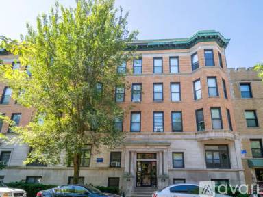 Main picture of 528 W Oakdale Ave