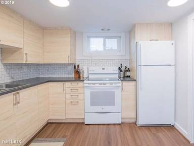Main picture of 3012 SE Franklin St