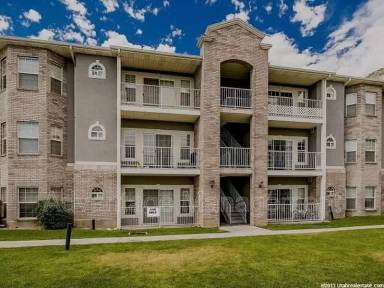 Main picture of 364 N Seven Peaks Blvd