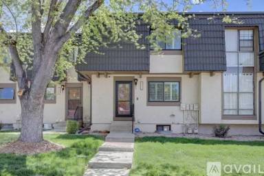 Main picture of 6844 S Broadway
