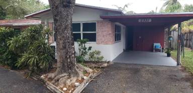 Main picture of 2331 SW 44th St