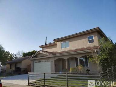 Main picture of 17913 Tiara St