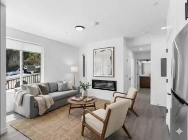 Main picture of 3727 S Hood Ave