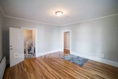 Main picture of 68 5th St