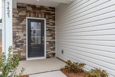 Main picture of 5423 Hydrangea St