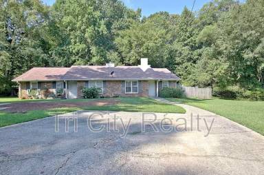 Main picture of 150 Chase Ct