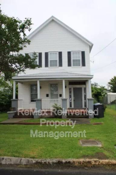 Main picture of 537 Watkins St